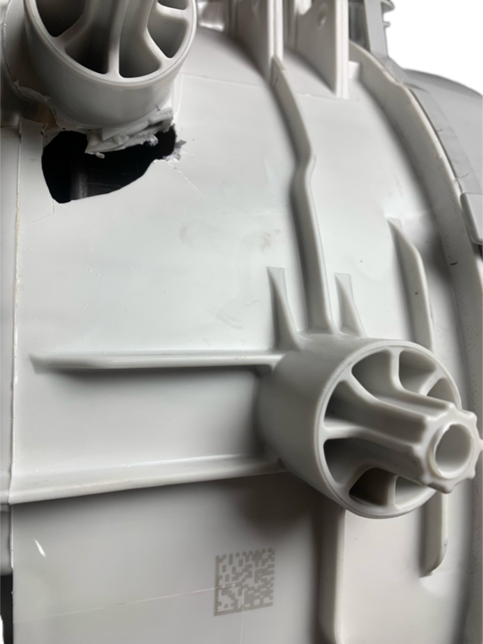 Бак в сборе стиральной машины Indesit, Ariston C00293409/C00109633, УЦЕНКА дырка