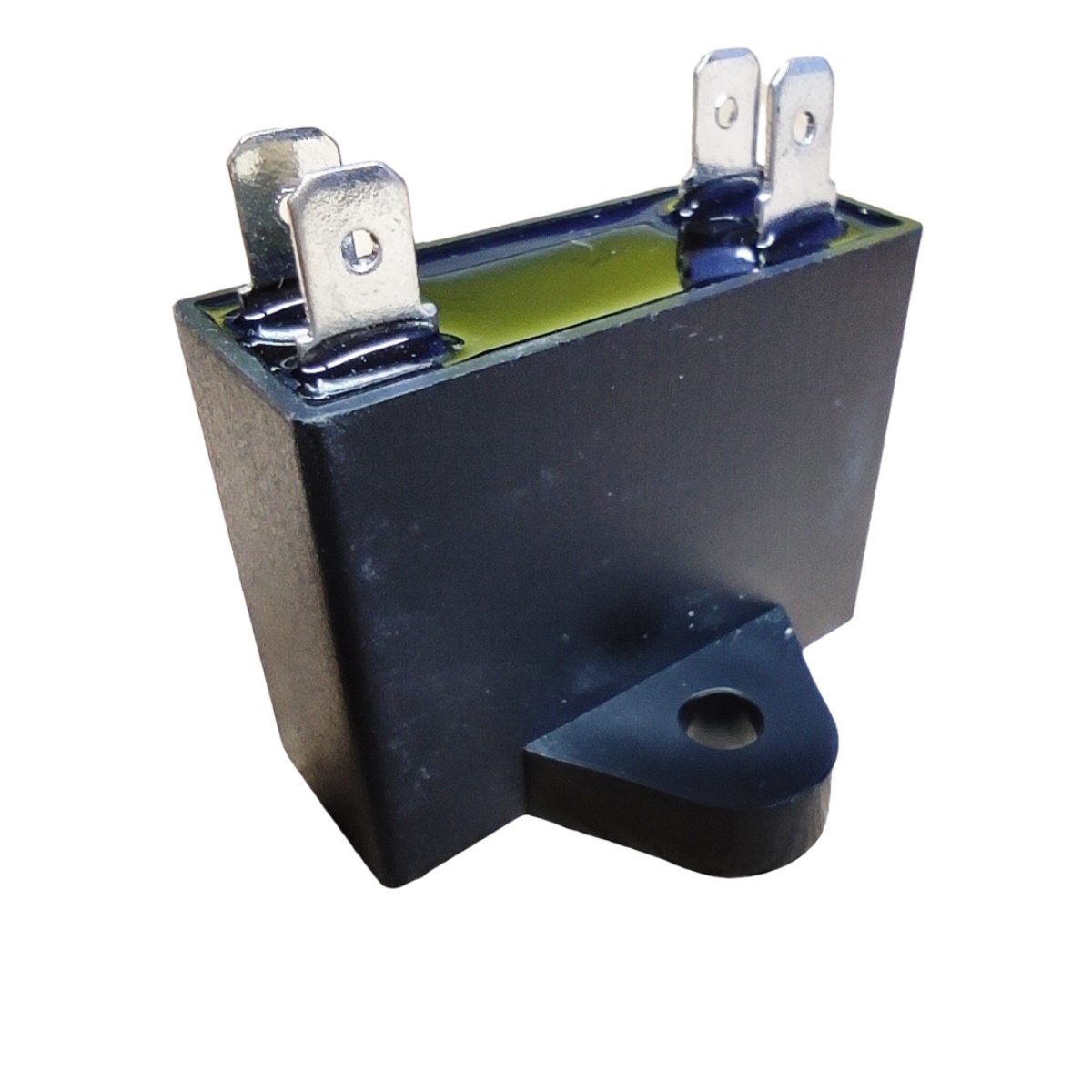 Конденсатор пусковой 2,2 мкф 450V (квадратный, пластиковый) 